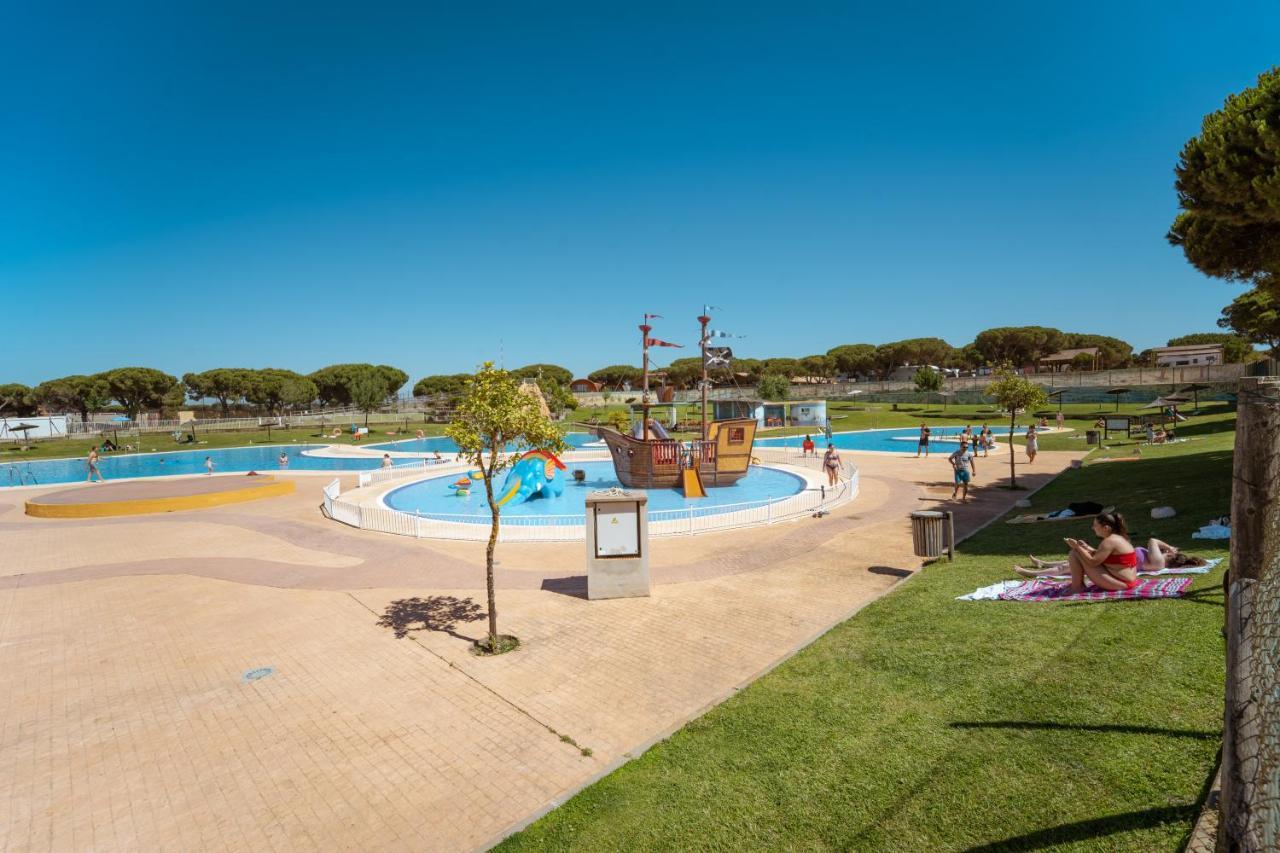 Kampaoh Doñana Hotel Mazagon Bagian luar foto